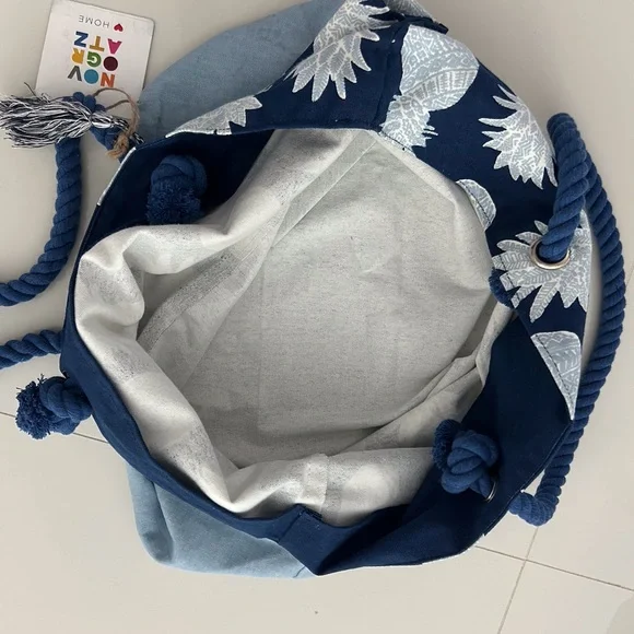Novogratz Navy and Light Blue Pineapple Tote/ Beach Bag - Picture 5 of 7